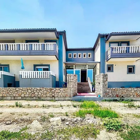 Prigkipessa Апарт-отель Пефки