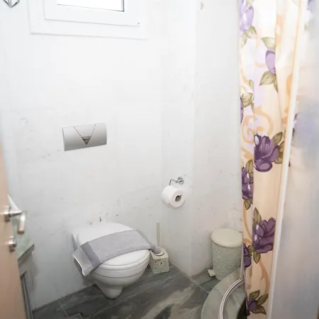 Aparthotel Prigkipessa *